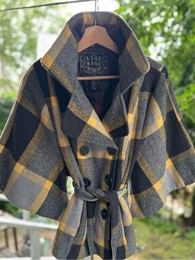 Last Kiss Gray & Mustard Plaid Wool-Blend Cape with Tie Belt